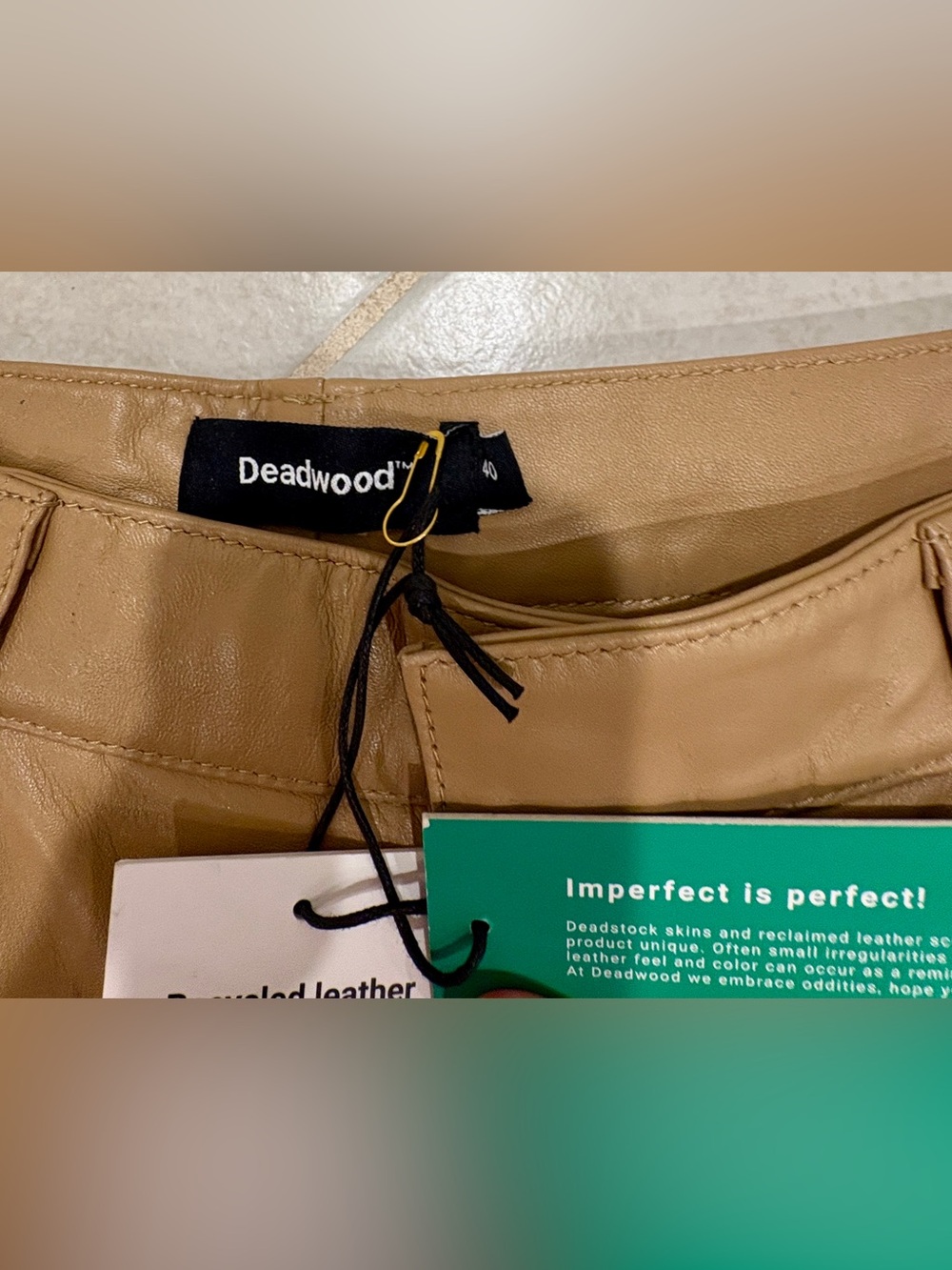 Amour Vert Deadwood Suzy camel 100% recycled leathe Pleated Women's Shorts - Picture 3 of 8